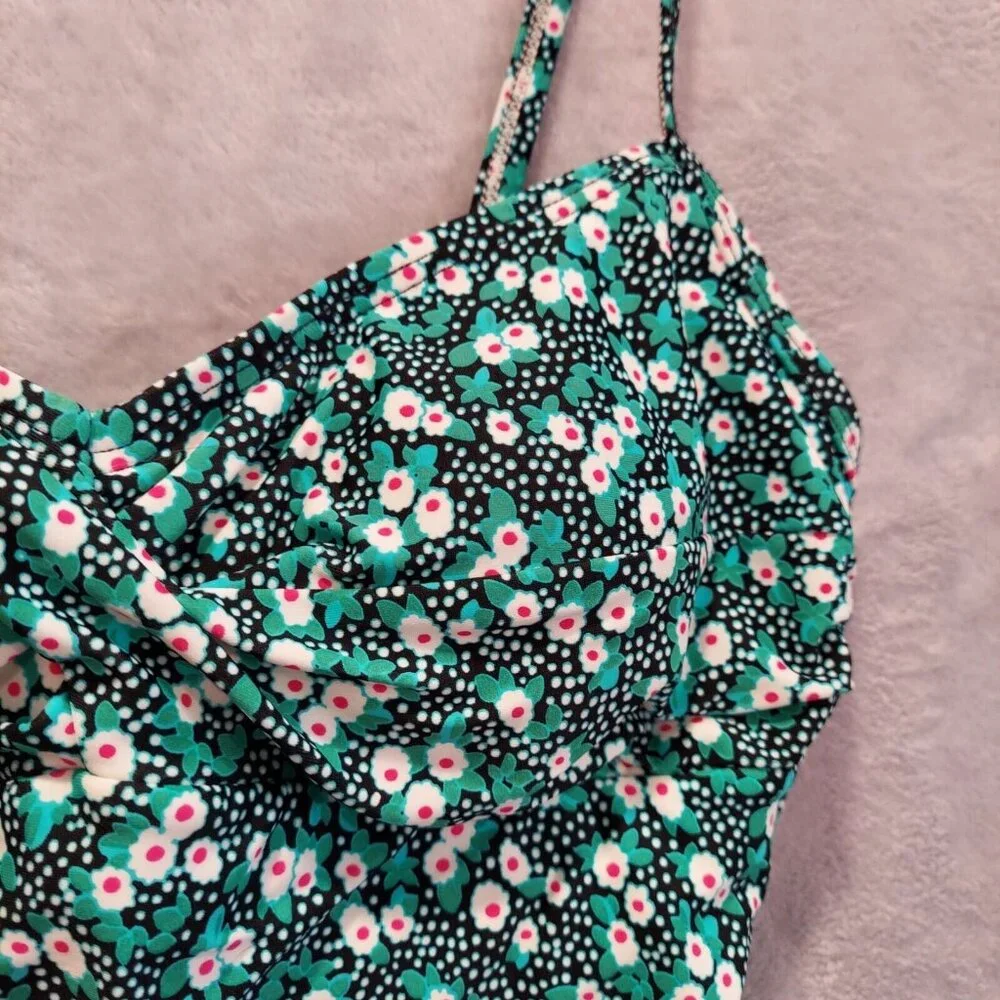 Croft & Barrow Tankini Top Womens 8 floral Green black adjust straps ditsy flora